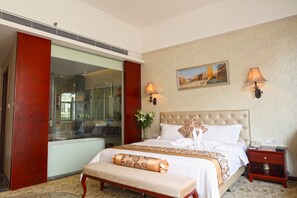 Habitación Deluxe, 1 cama de matrimonio grande | Ropa de cama de alta calidad, minibar, caja fuerte y escritorio