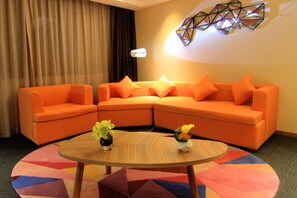 Superior King Room | Living area