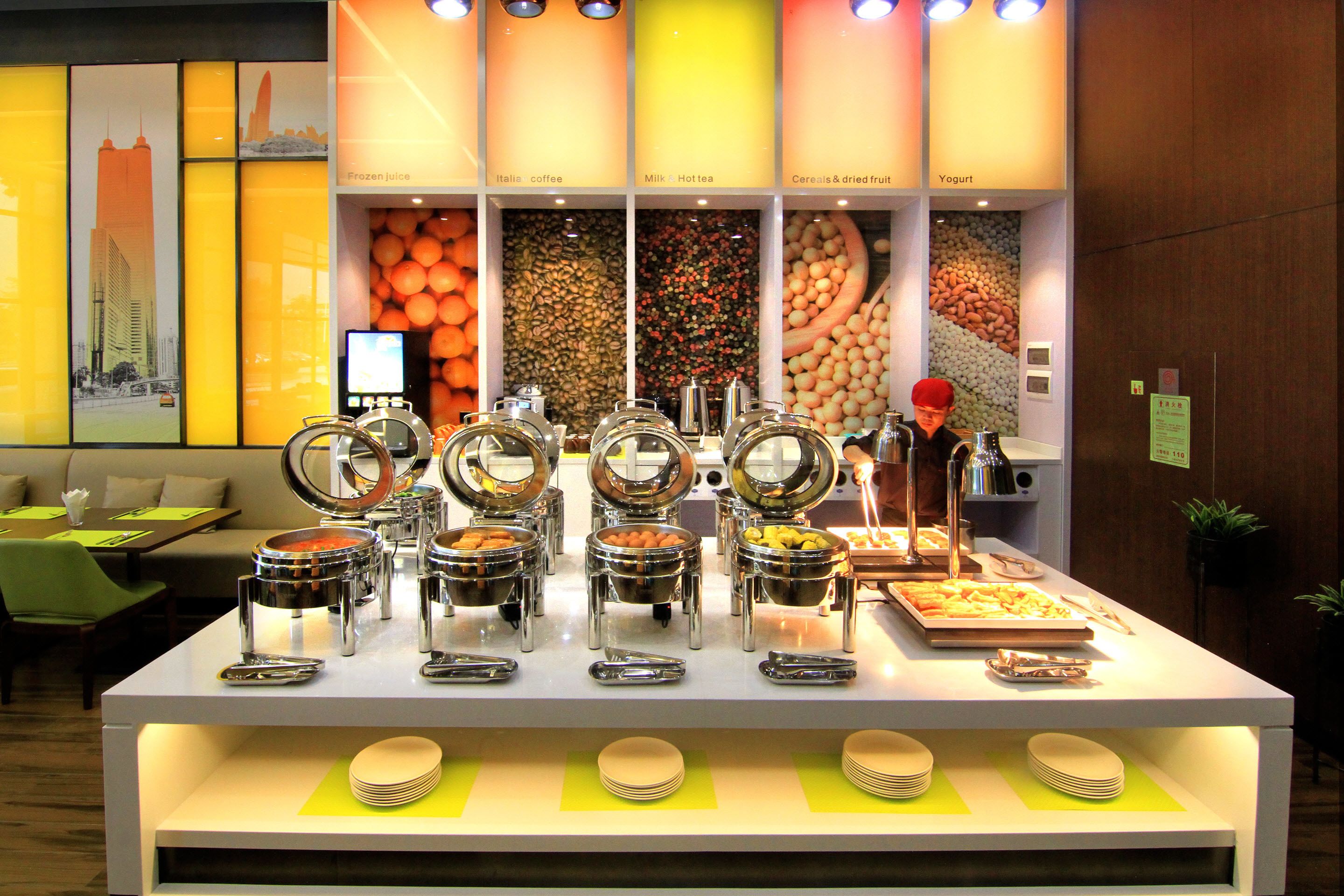 每日供应自助式早餐（每人 CNY 88）