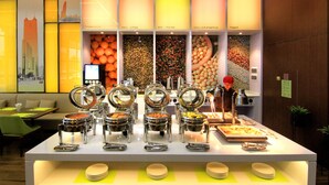 Desayuno buffet todos los días (con cargo)