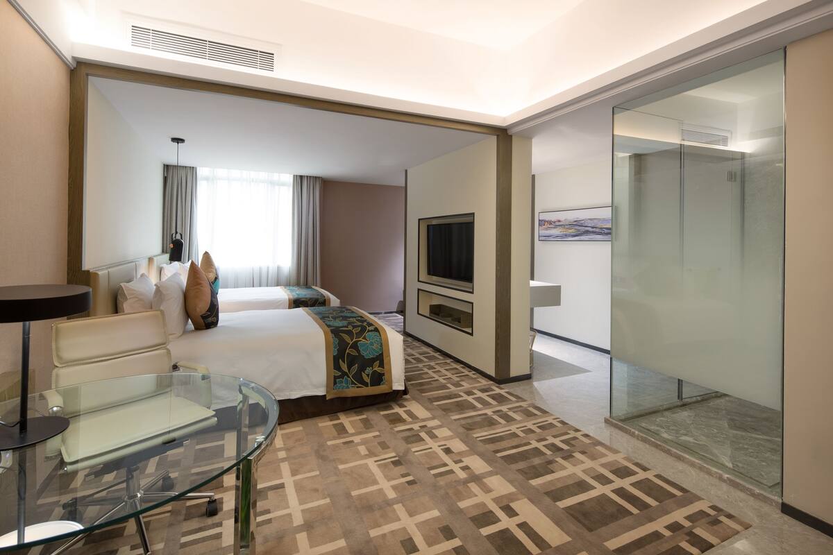 Business Twin Room | Premium bedding, down duvets, minibar, desk