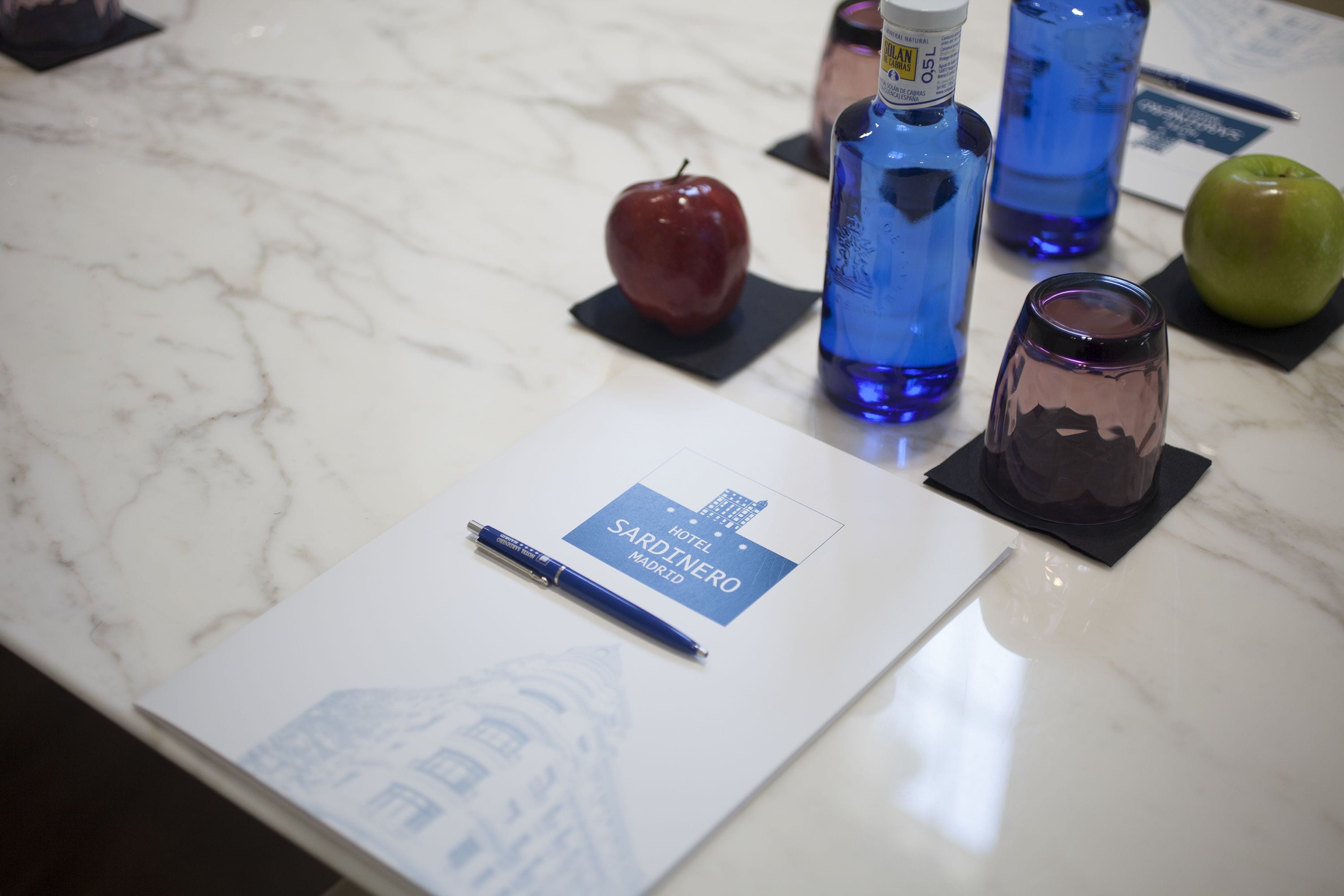 shower, free toiletries, bidet, towels