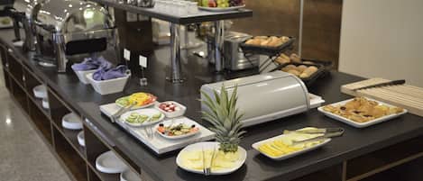 Free daily buffet breakfast