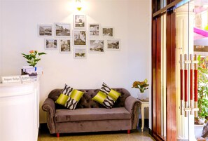 Lobby - Royal Hotel (Hanoi)