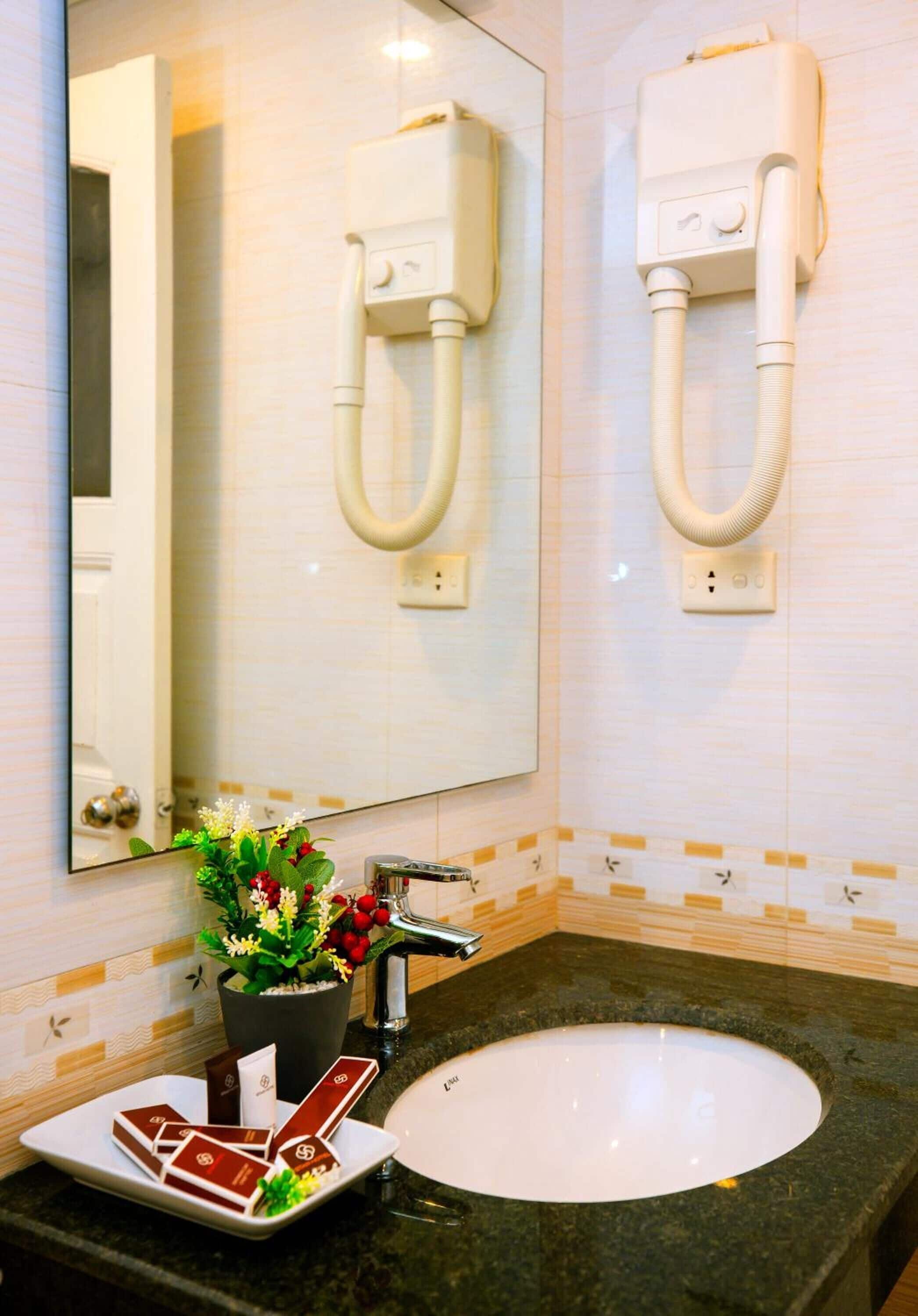 Photo - Royal Hotel