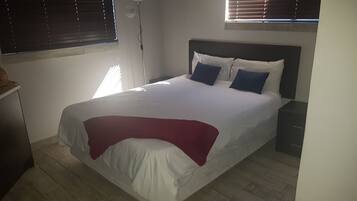 Double Room | Desk, iron/ironing board, free WiFi