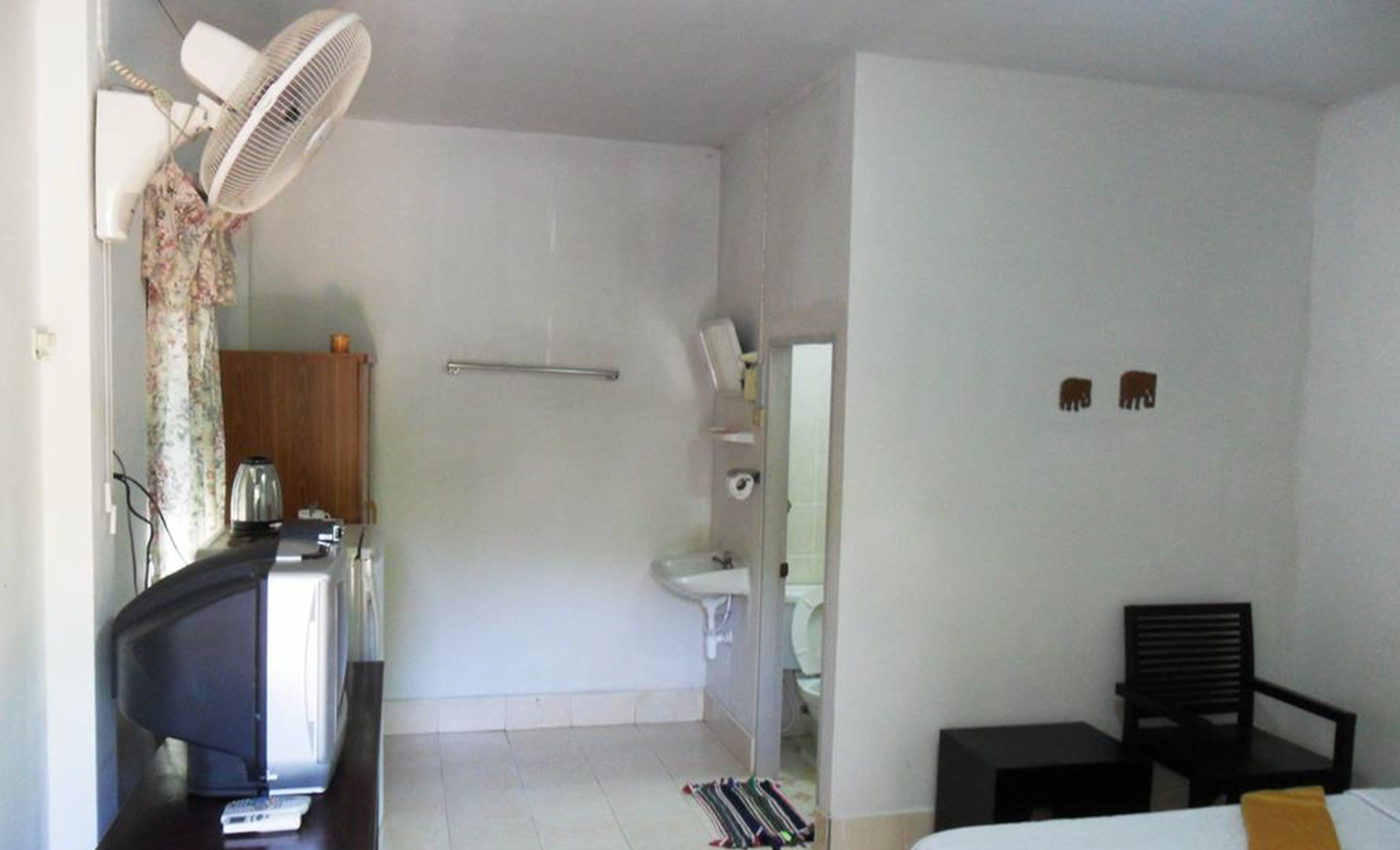 standard double room | room amenity