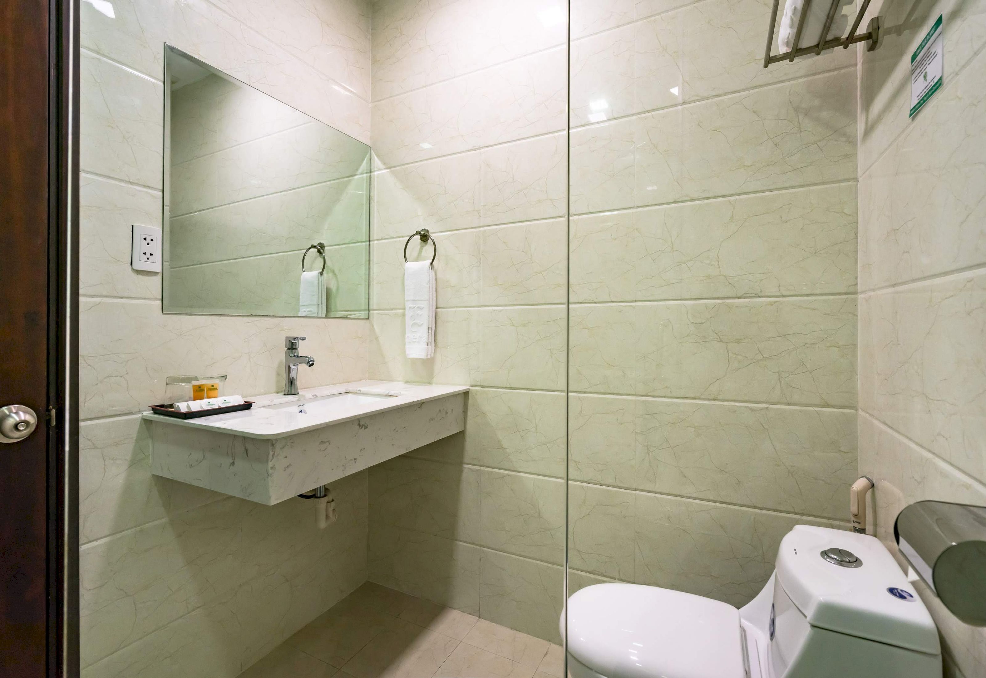 shower, free toiletries, hair dryer, slippers