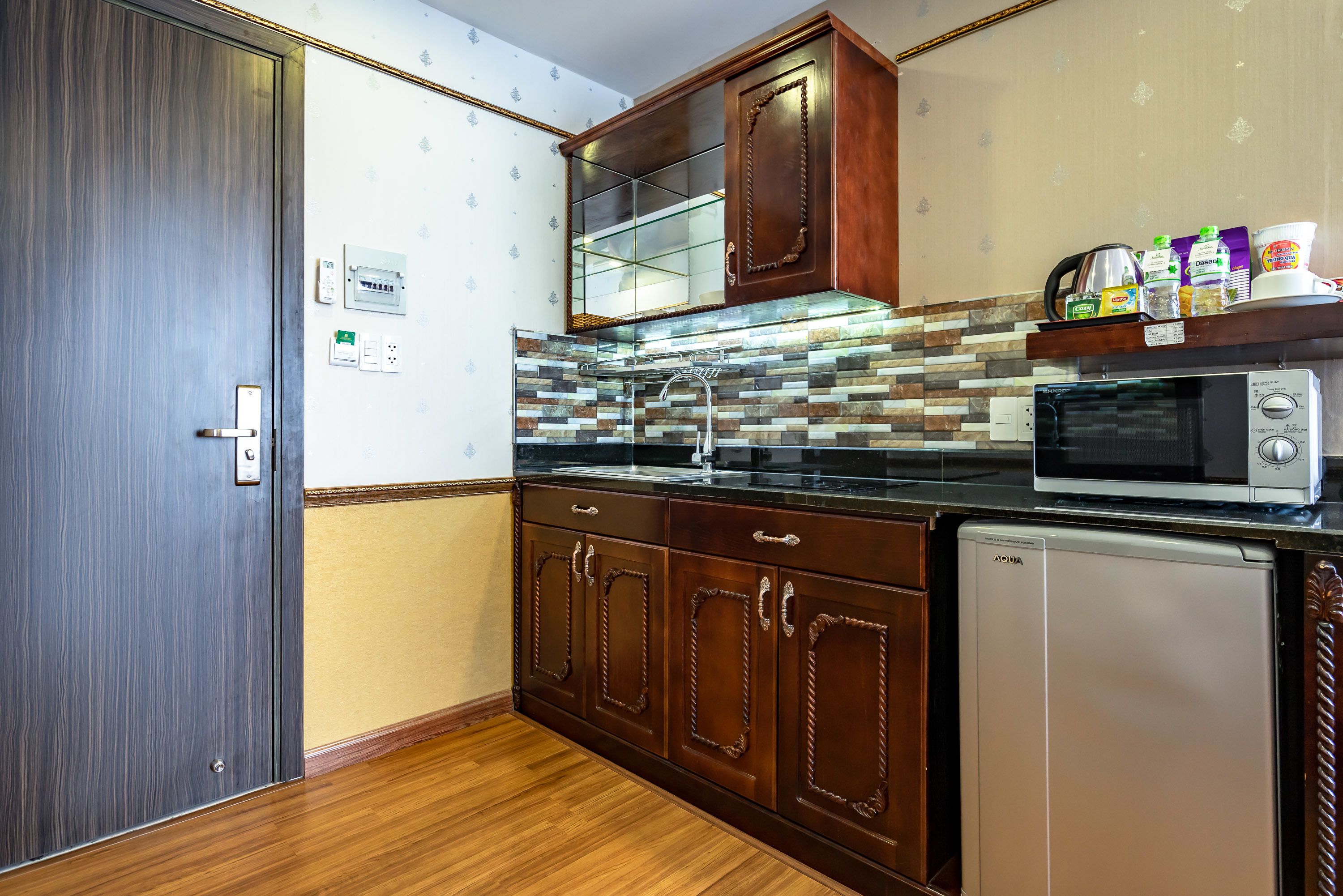 fridge, microwave, stovetop, electric kettle