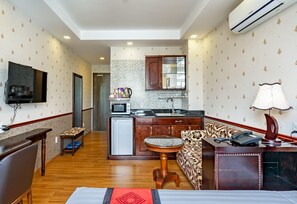 標準公寓 | 迷你吧、客房內保險箱、書桌、筆電工作空間