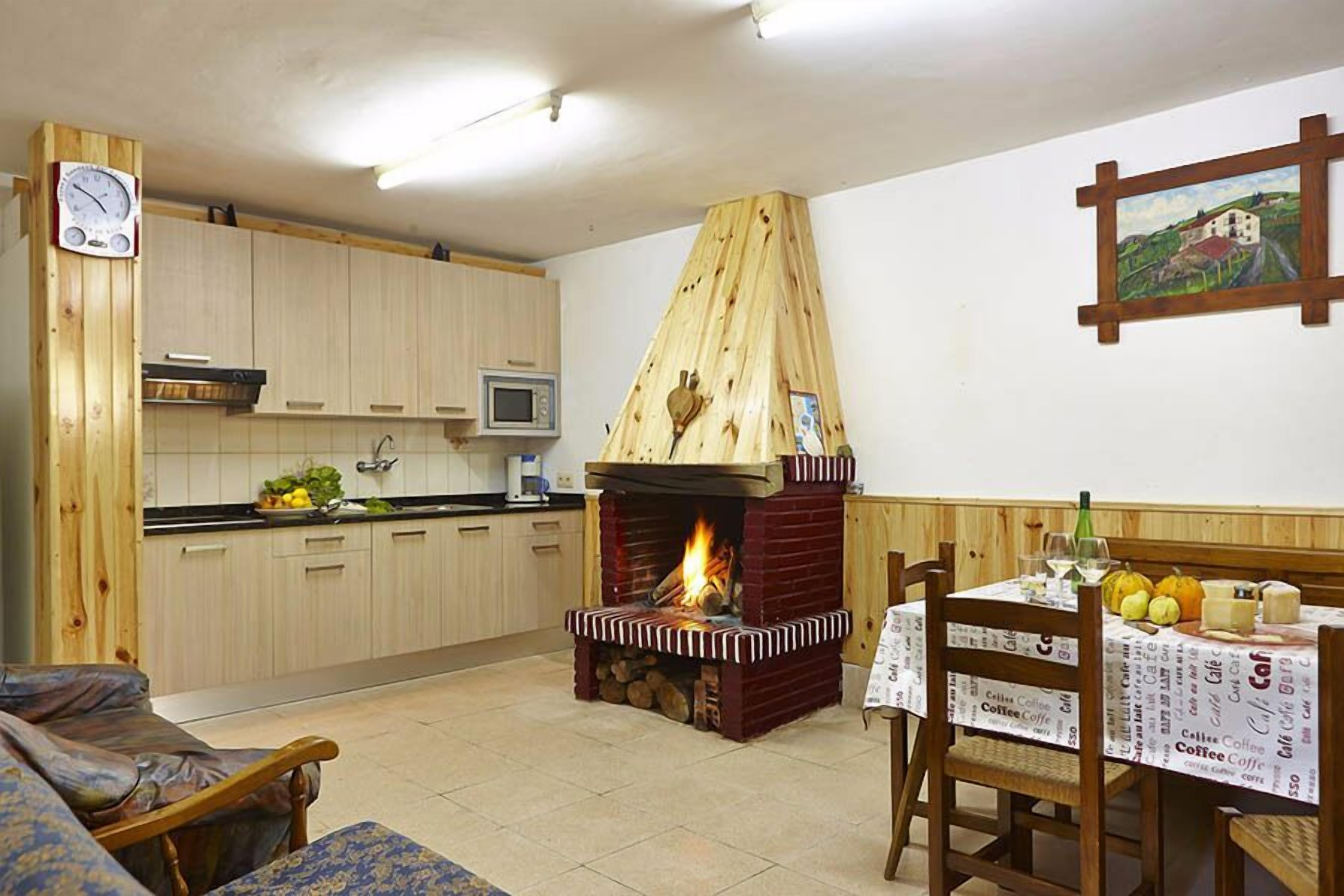 House, 3 Bedrooms, Mountain View | Living area | Flat-screen TV