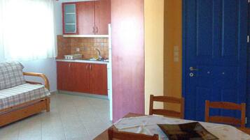 Apartment, 2 Bedrooms, Sea View | Ruang tamu | TV skrin rata