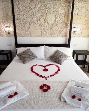 Deluxe Double Room, 1 Queen Bed, Balcony, City View | Minibar, desk, soundproofing, iron/ironing board
