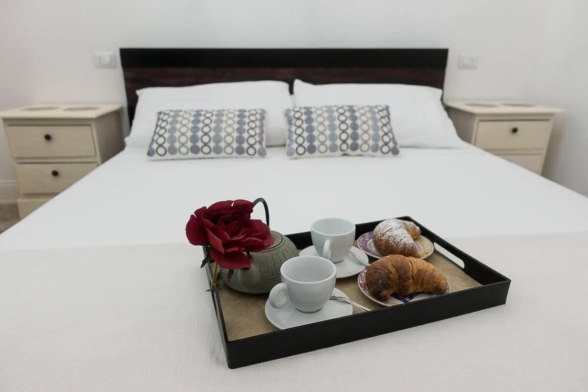 Comfort Double Room, 1 Queen Bed, Non Smoking, Private Bathroom | Minibar, desk, soundproofing, iron/ironing board (on request)