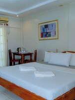 Deluxe Room | Free WiFi, bed sheets