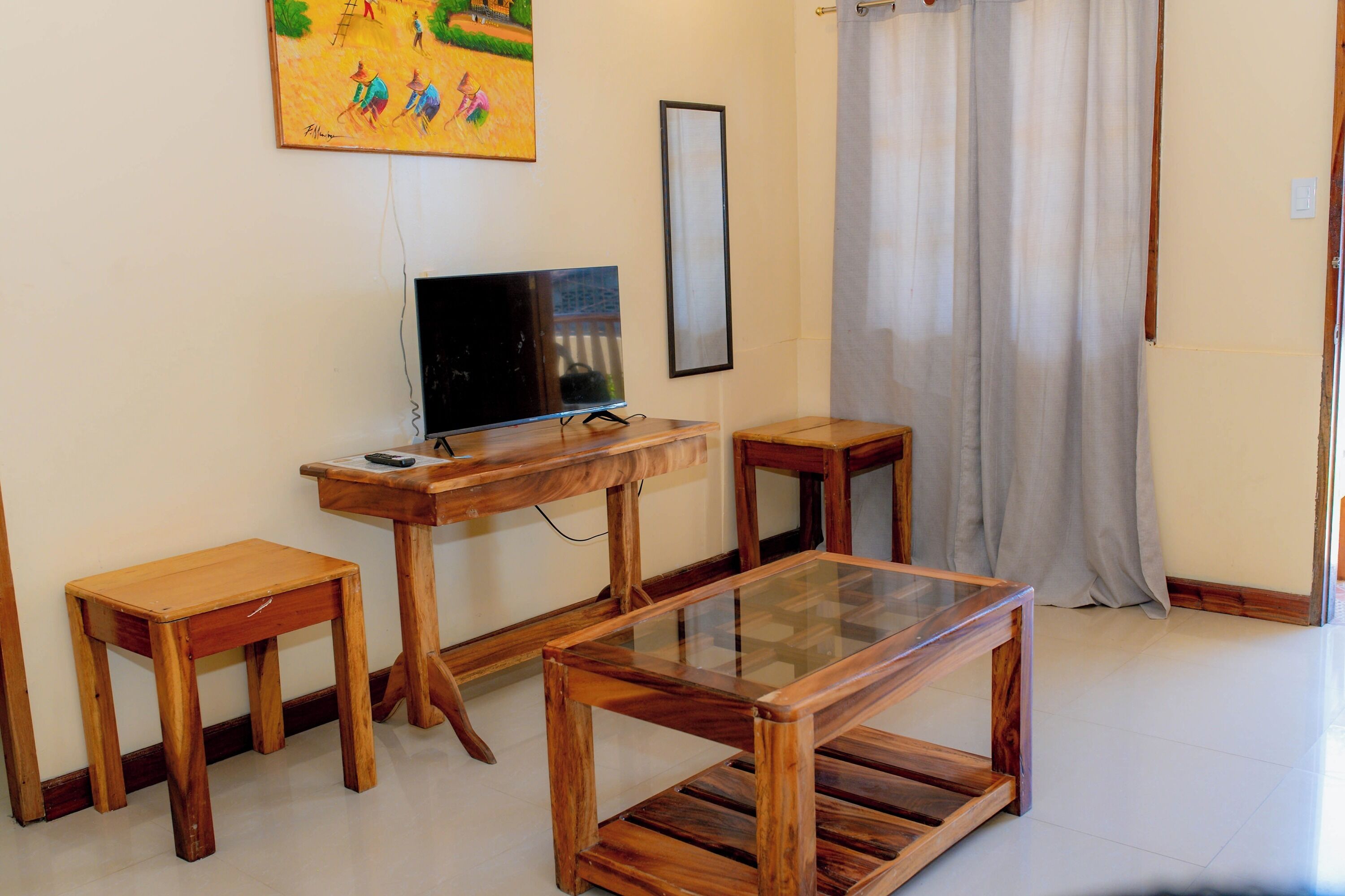 Free WiFi, bed sheets