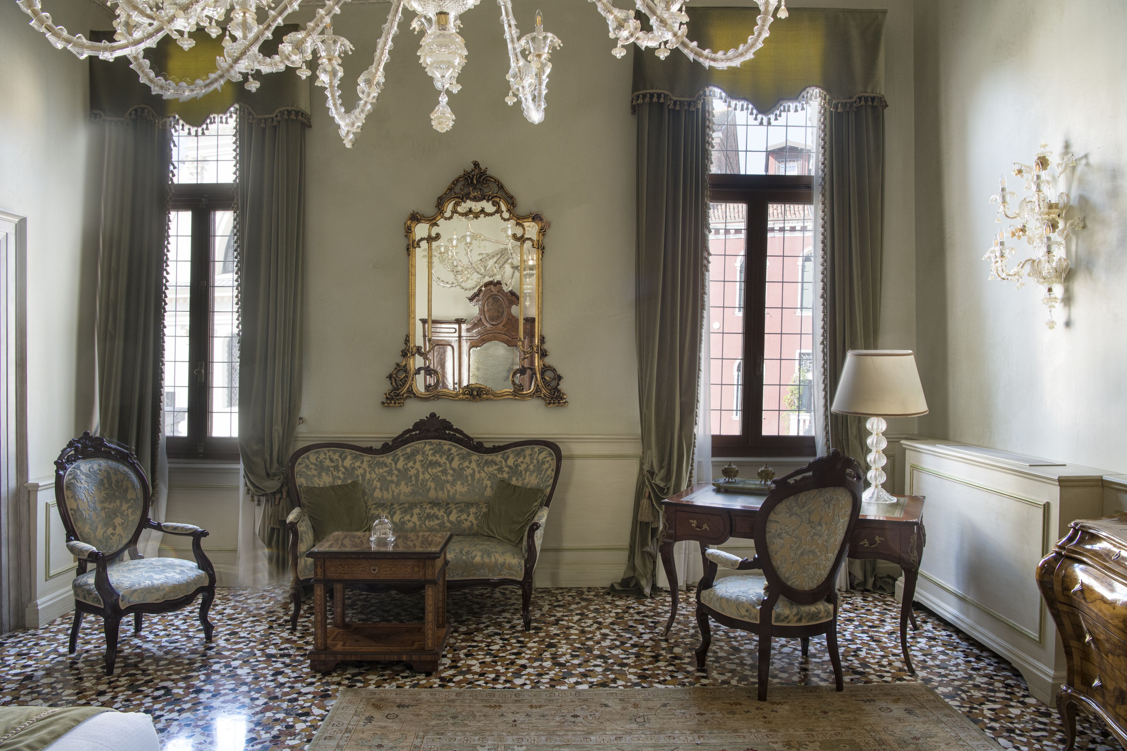 executive suite, canal view | living area | flat-screen tv