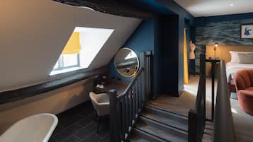 Junior Suite | In-room safe, desk, blackout curtains, iron/ironing board (on request)