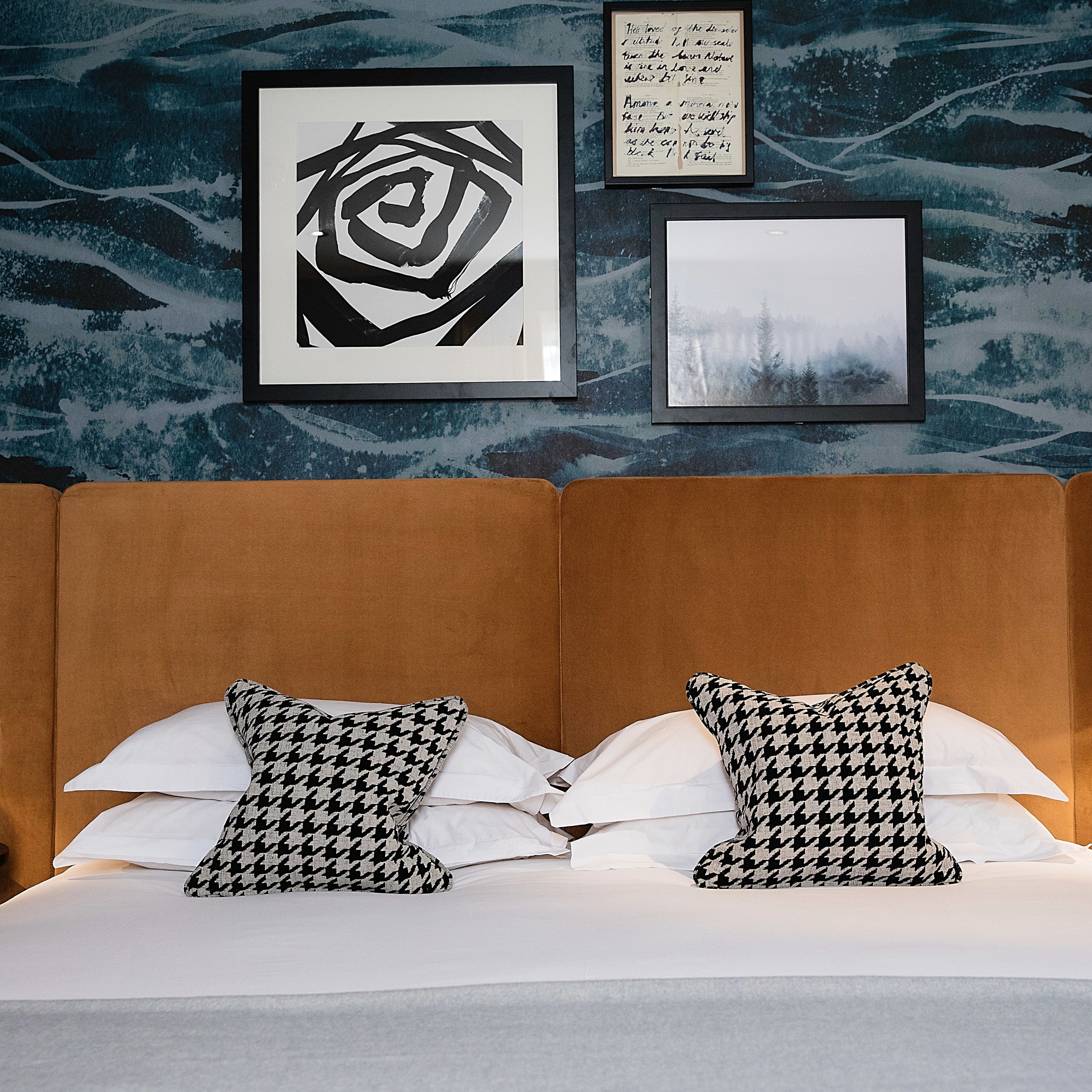 classic double room | in-room safe, desk, blackout curtains, iron/ironing board