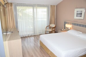 Suite | Hypo-allergenic bedding, minibar, in-room safe, desk - Pam Thermal Hotel & Clinic Spa (Denizli)
