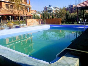 Bồn tắm spa ngoài trời