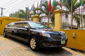 Airport shuttle - Banex Hotel and Suites (Lagos)