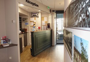 Reception - Hôtel de la Gare (La Roche-sur-Yon)