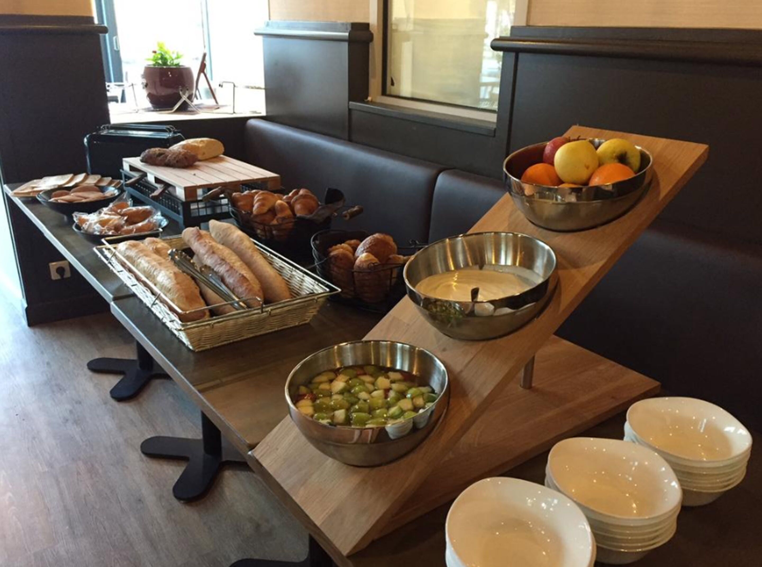 每日供應歐陸早餐 (每人 EUR10.50)