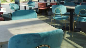 Breakfast, lunch, dinner served; French cuisine