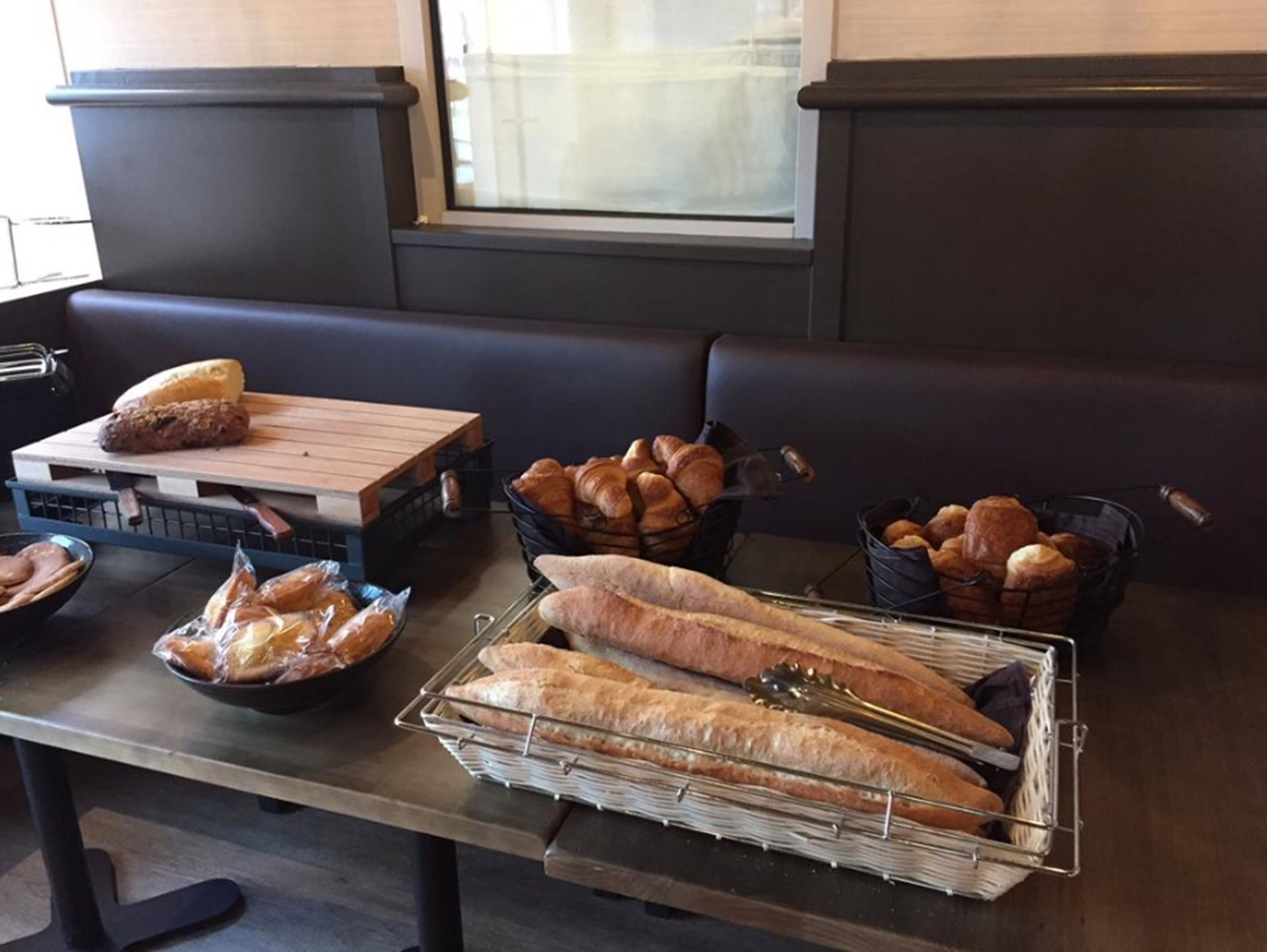 daily continental breakfast (eur 10.50 per person)