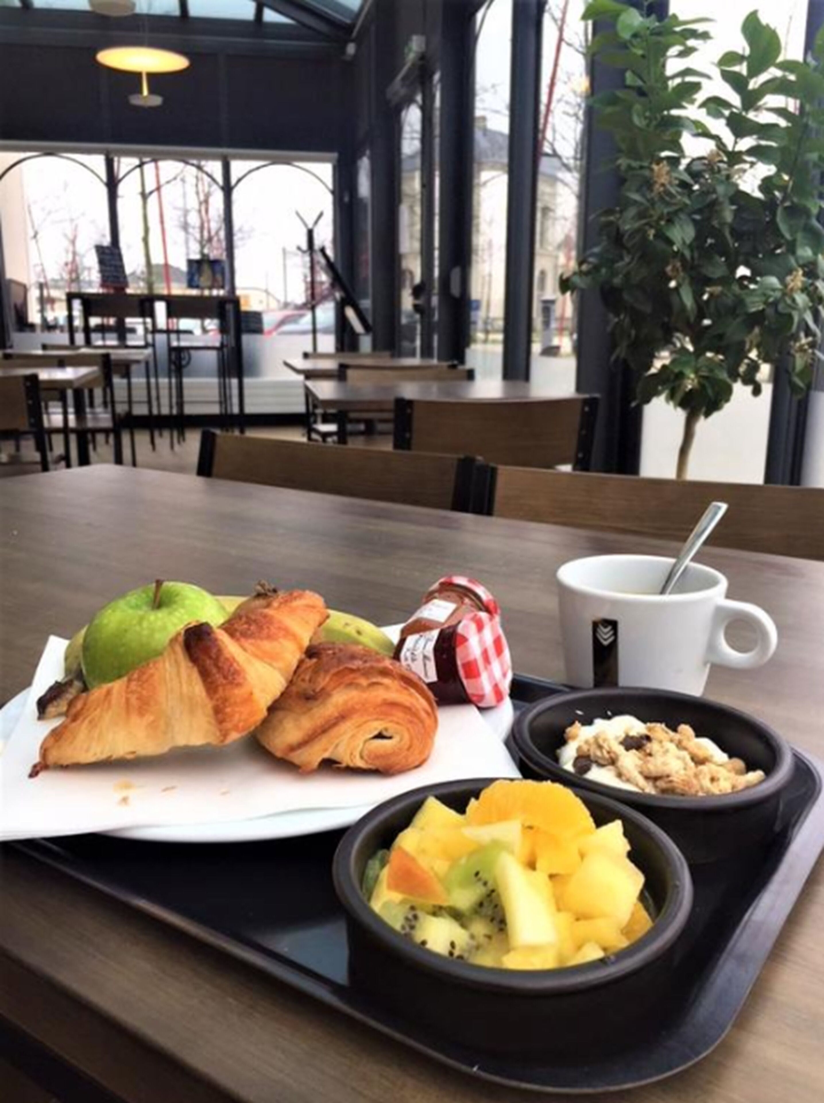 daily continental breakfast (eur 10.50 per person)