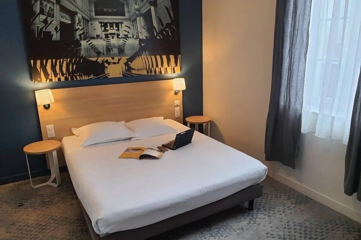 standard double room | 1 bedroom, premium bedding, desk, blackout curtains