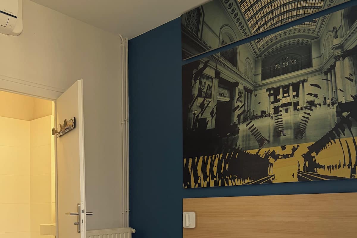 Standard-Doppelzimmer | Hochwertige Bettwaren, Schreibtisch, VerdunkelungsvorhÀnge