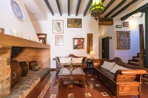 Coin salon dans le hall