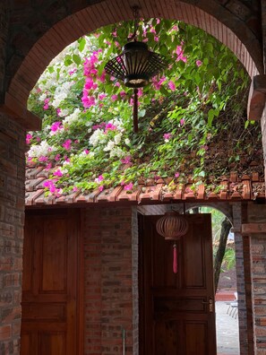 Perhebungalow (Deluxe) | Työpöytä, ilmainen Wi-Fi, vuodevaatteet