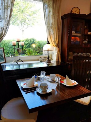 Restaurant - Landhaus Uttum (Krummhoern)