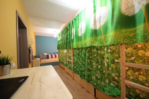 One Bed in 6-Bed Mixed Dormitory, Happy Crowd - Vse Putem Pushkinskaya - Hostel (St. Petersburg)