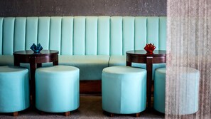 Se sirven desayunos, almuerzos y cenas; cocina local