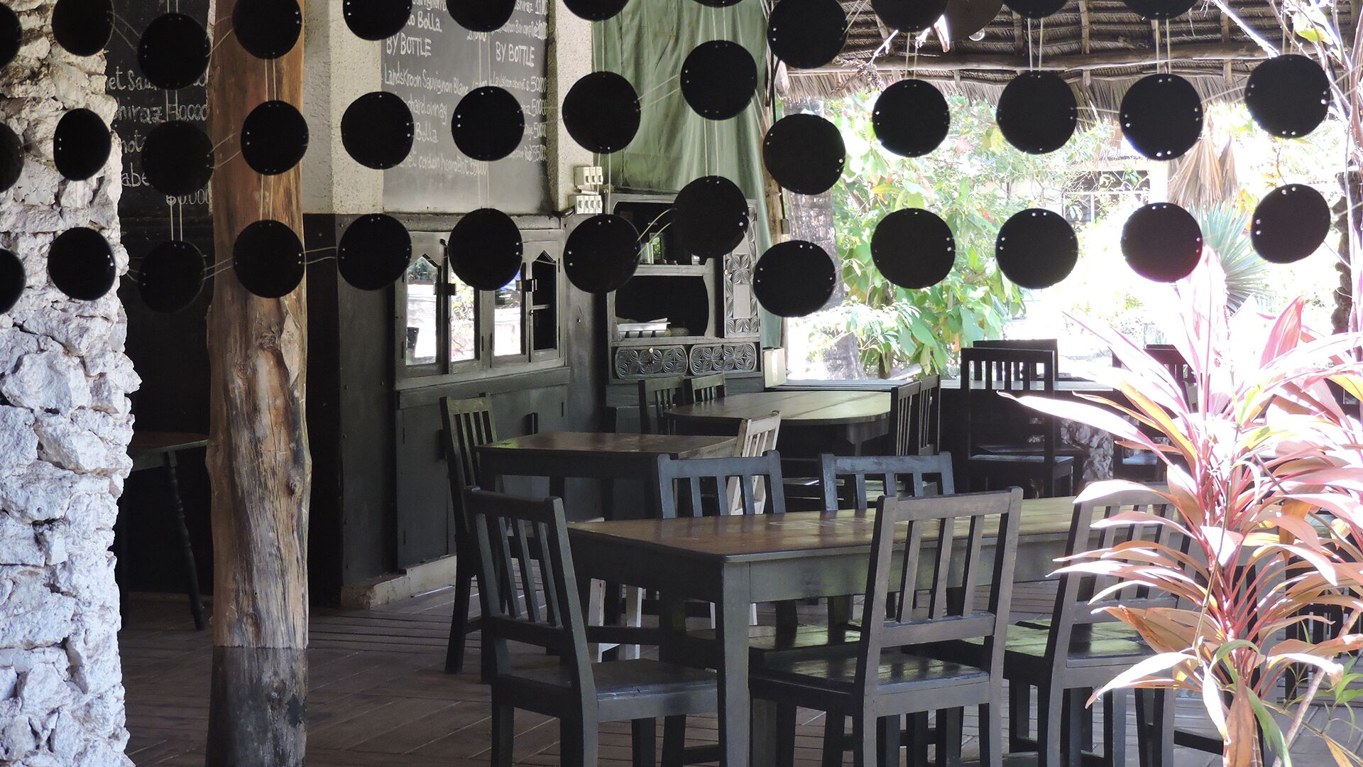 breakfast, lunch, dinner served; italian cuisine