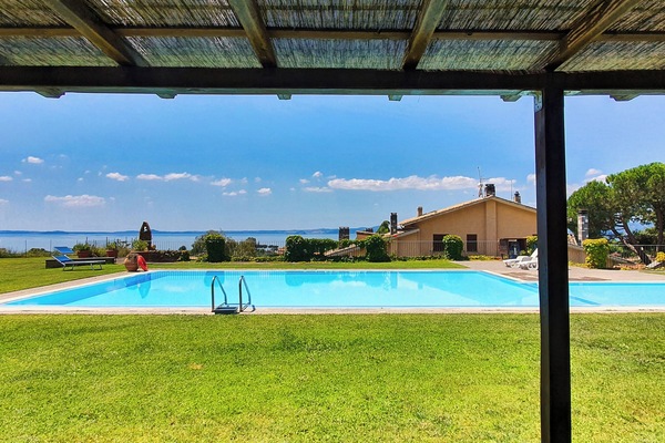 Hồ bơi ngoài trời, mở cửa từ 9:30 đến 20:00, dù/ô trên bãi biển/hồ bơi