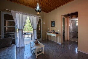 Living room - Mihaila Bungalows (Kefalonia)