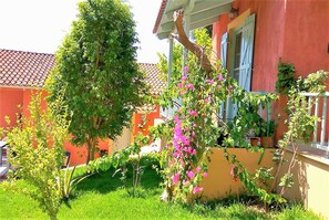 Interior - Mihaila Bungalows (Kefalonia)