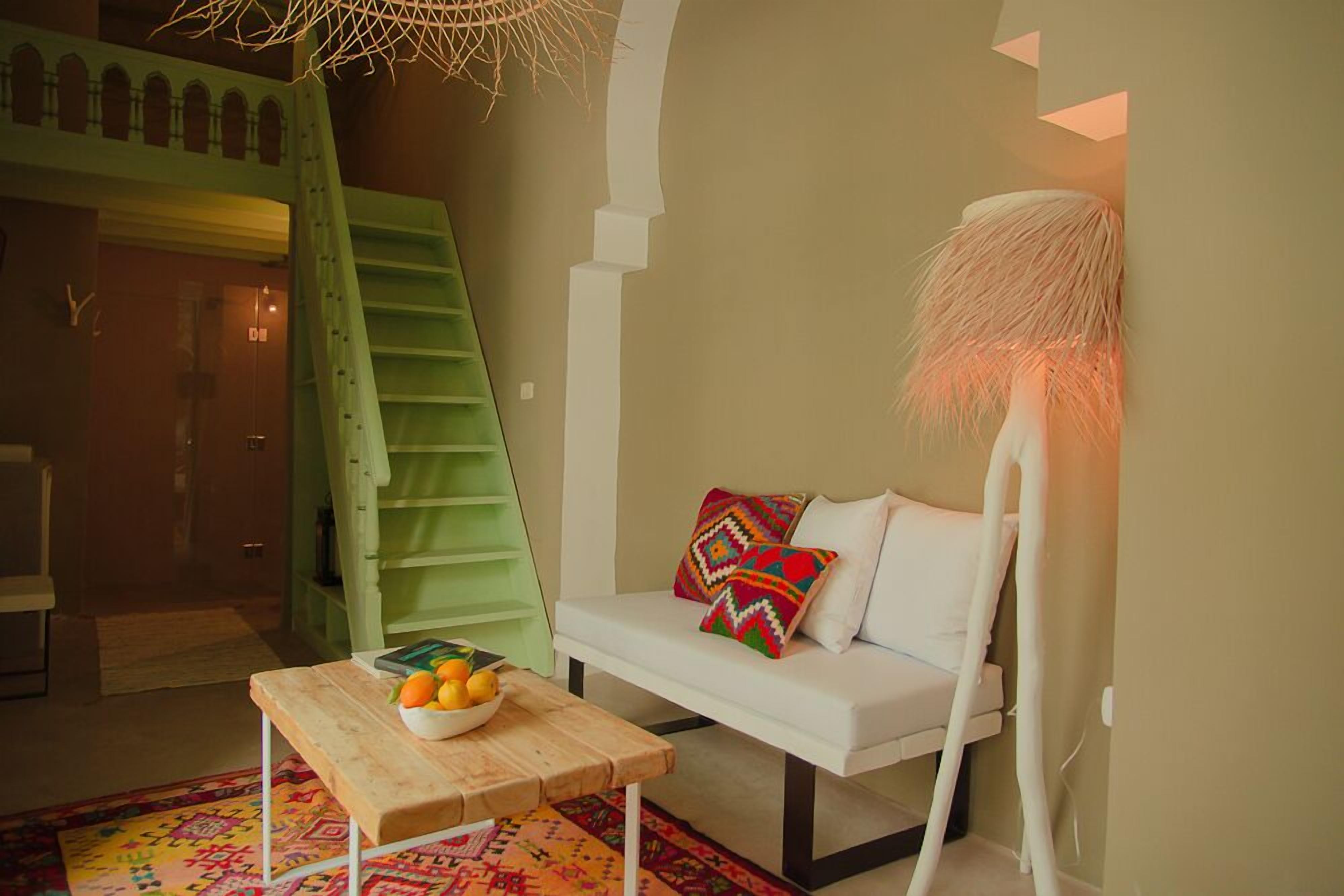 Family Suite, Ensuite (EL FELL) | Living area | Flat-screen TV