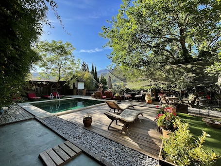 Seasonal outdoor pool. Fundalucia
