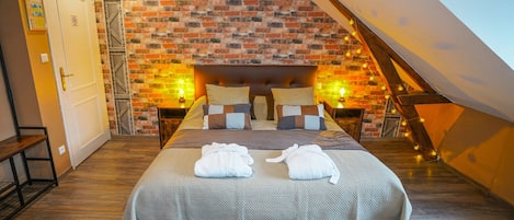 Room (Loft Industriel)
