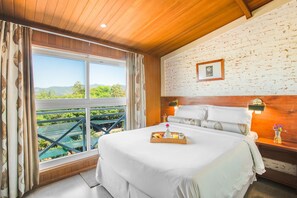 Comfort Casal | Hochwertige Bettwaren, Pillowtop-Betten, Minibar