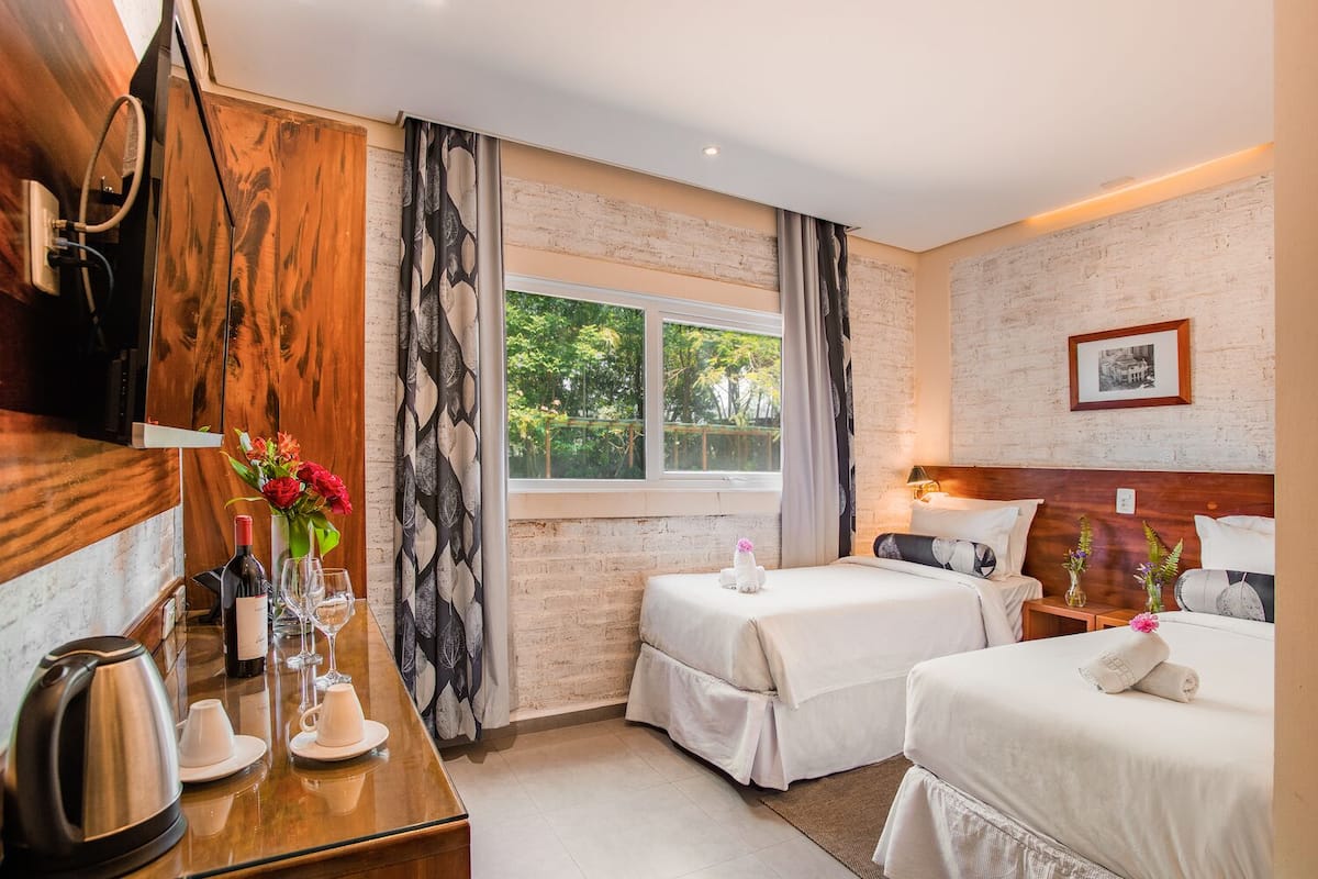 Standard Solteiro | Premium bedding, pillow-top beds, minibar, laptop workspace