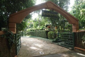 Property entrance - Country Lake Resort - Garuga (Entebbe)