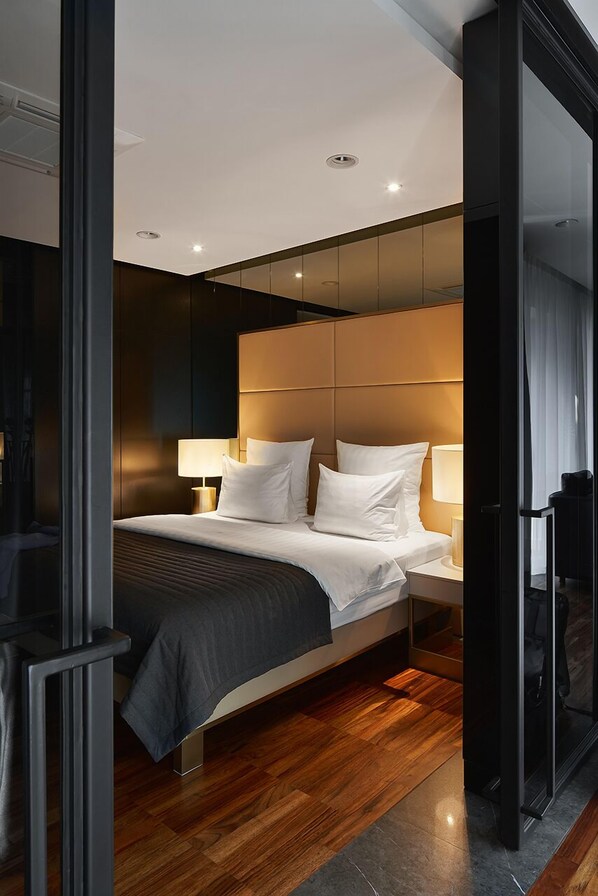 Premier Suite | Premium bedding, minibar, in-room safe, individually decorated - The GAMMA HOTEL (St. Petersburg)