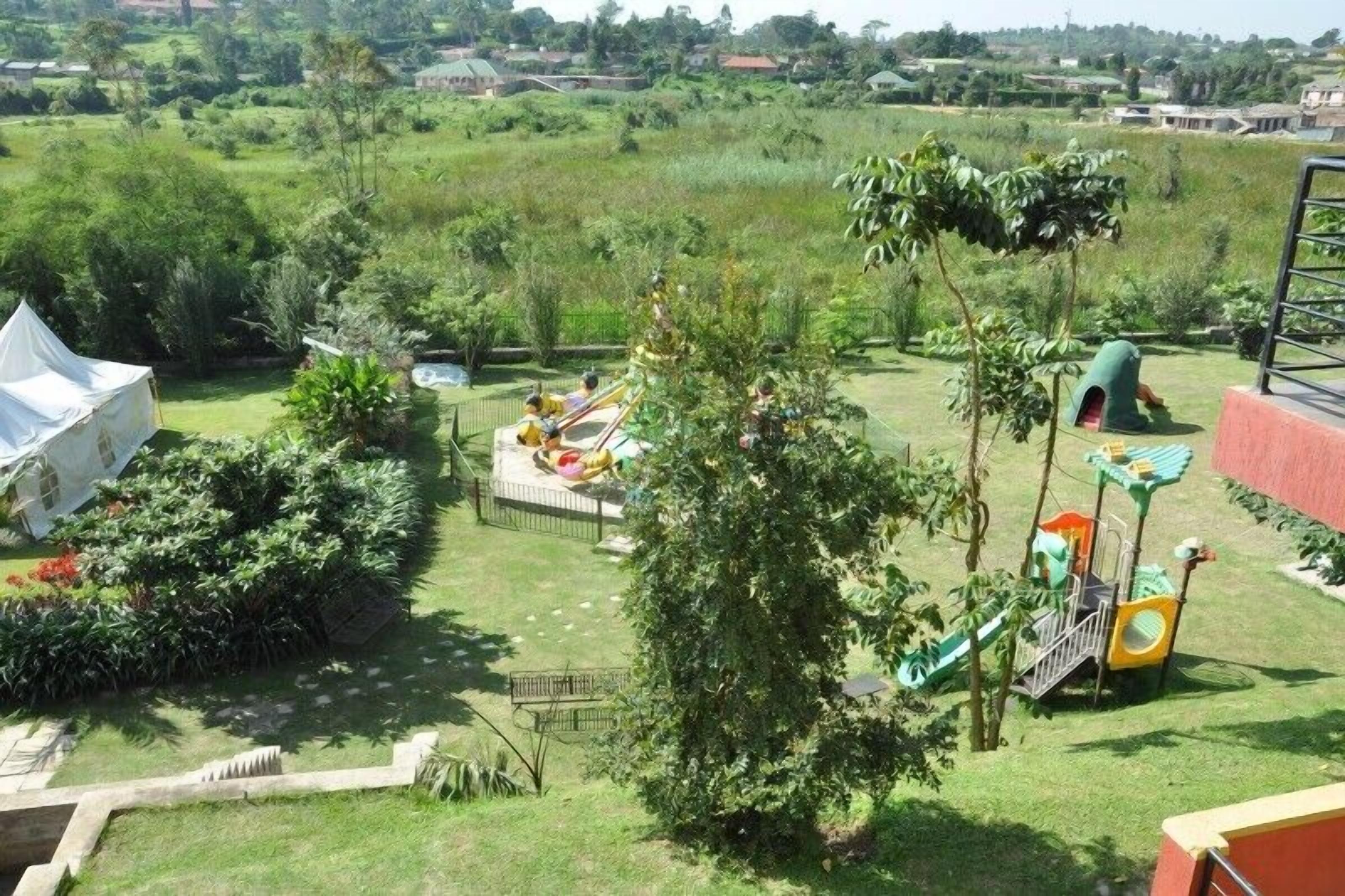 Children’s play area – outdoor